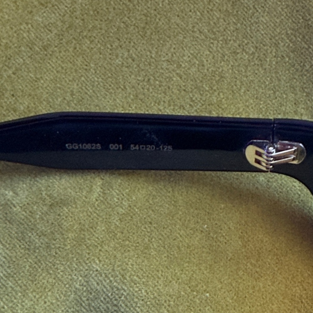 Gucci Black and Gold Sunglasses (gg1062s) - Picture 6 of 9